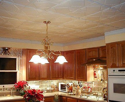 Как отделать потолок на кухне