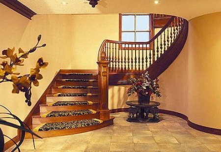 Как построить лестницу на второй этаж частного дома