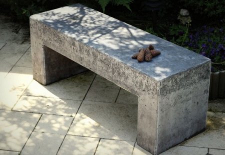 Скамейка из бетона 
