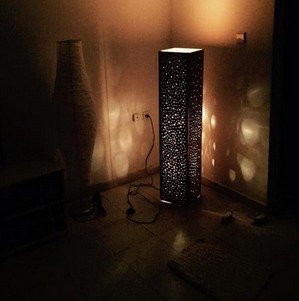 Деревянный напольный светильник 